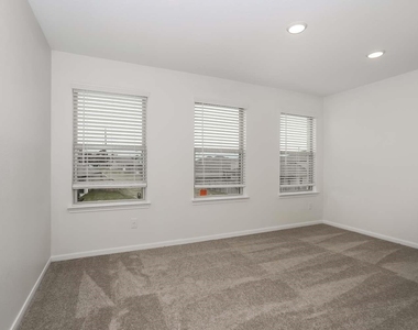 13424 Maltessa Drive - Photo Thumbnail 8