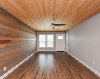 711 Kalmer Street - Photo Thumbnail 7