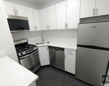 E 16 St - Photo Thumbnail 3
