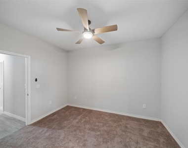 396 Westchase - Photo Thumbnail 17