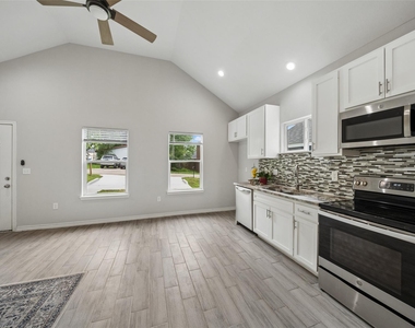396 Westchase - Photo Thumbnail 7