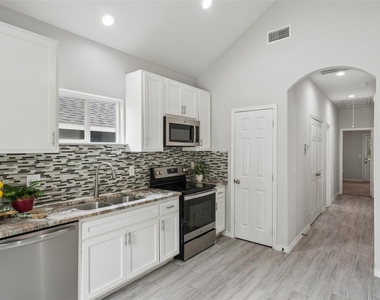 396 Westchase - Photo Thumbnail 9