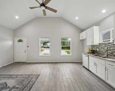 396 Westchase - Photo Thumbnail 5