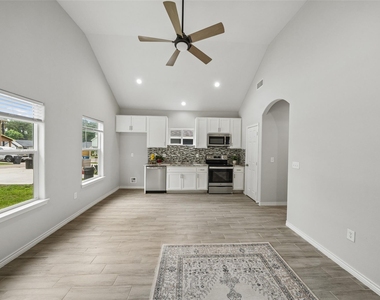 396 Westchase - Photo Thumbnail 6
