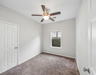 396 Westchase - Photo Thumbnail 10