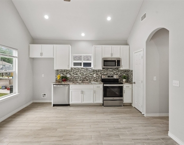 396 Westchase - Photo Thumbnail 8