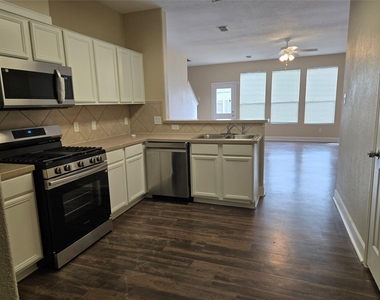 15427 Fir Woods Lane - Photo Thumbnail 4