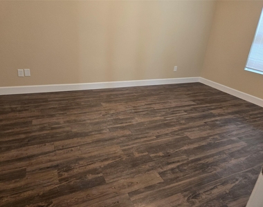 15427 Fir Woods Lane - Photo Thumbnail 6