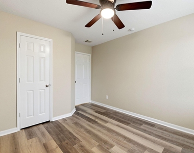 1230 Grassy View Drive - Photo Thumbnail 40