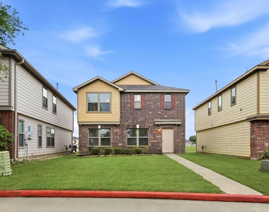 1230 Grassy View Drive - Photo Thumbnail 2