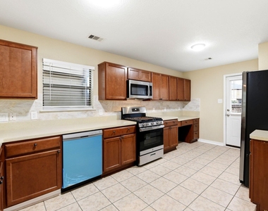 1230 Grassy View Drive - Photo Thumbnail 18