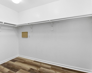 1230 Grassy View Drive - Photo Thumbnail 31