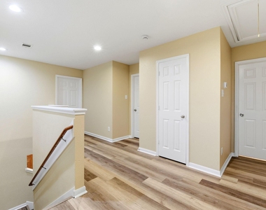 1230 Grassy View Drive - Photo Thumbnail 23