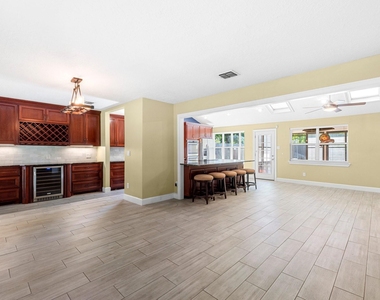 3010 Westerland Drive - Photo Thumbnail 10