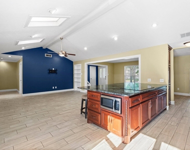 3010 Westerland Drive - Photo Thumbnail 20