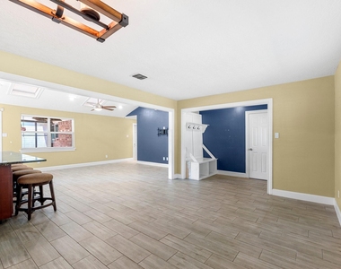 3010 Westerland Drive - Photo Thumbnail 8