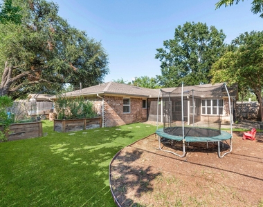 3010 Westerland Drive - Photo Thumbnail 42