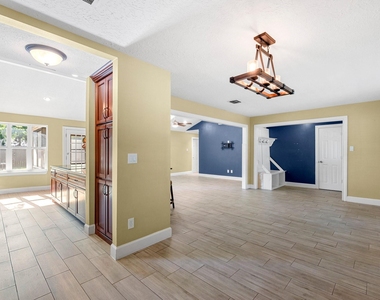 3010 Westerland Drive - Photo Thumbnail 13