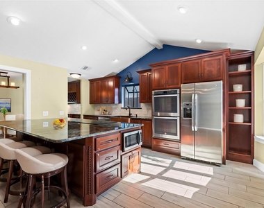 3010 Westerland Drive - Photo Thumbnail 18