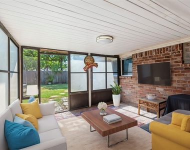 3010 Westerland Drive - Photo Thumbnail 40