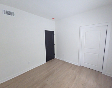 8101 Venus Street - Photo Thumbnail 14