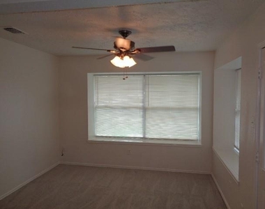 1211 Grand Junction Drive - Photo Thumbnail 8