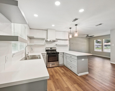317 Redwood Street - Photo Thumbnail 12