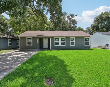 317 Redwood Street - Photo Thumbnail 3