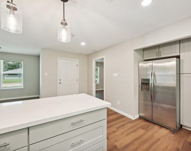 317 Redwood Street - Photo Thumbnail 13