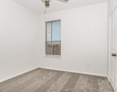 13446 Maltessa Drive - Photo Thumbnail 8
