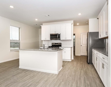 13446 Maltessa Drive - Photo Thumbnail 4