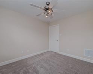 8715 Meadowcroft Drive - Photo Thumbnail 10
