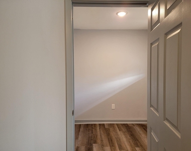 10209 Wiggins Street - Photo Thumbnail 8