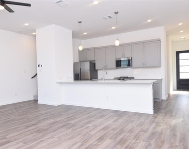 5427 Holly Haven Court - Photo Thumbnail 3