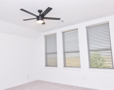 5427 Holly Haven Court - Photo Thumbnail 18