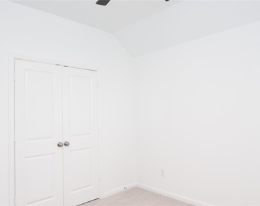 5427 Holly Haven Court - Photo Thumbnail 23