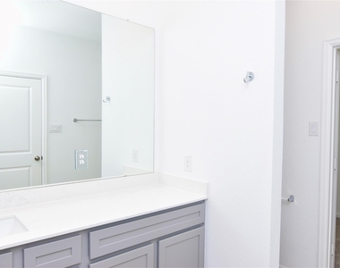 5427 Holly Haven Court - Photo Thumbnail 15