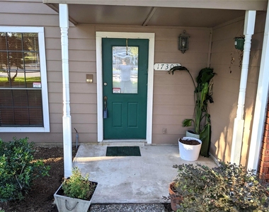 17303 Saturn Lane - Photo Thumbnail 19