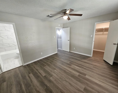 17303 Saturn Lane - Photo Thumbnail 11