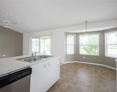 1712 Arash Circle - Photo Thumbnail 14