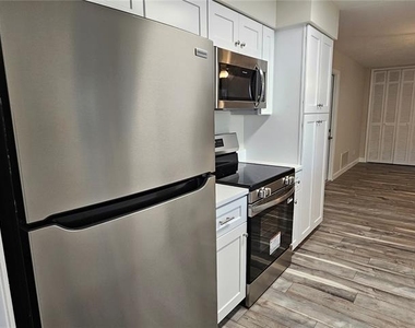 1329 Fairfield Drive - Photo Thumbnail 32