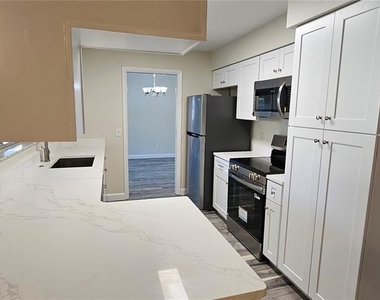 1329 Fairfield Drive - Photo Thumbnail 31