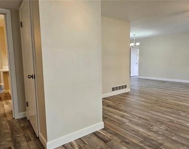 1329 Fairfield Drive - Photo Thumbnail 38