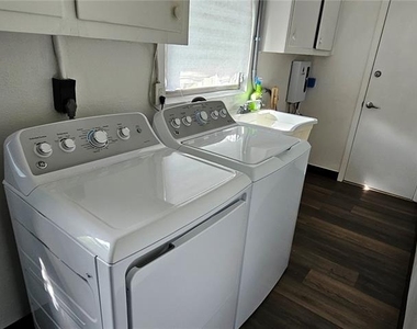 1329 Fairfield Drive - Photo Thumbnail 14