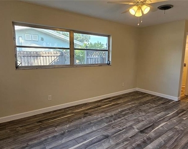 1329 Fairfield Drive - Photo Thumbnail 12
