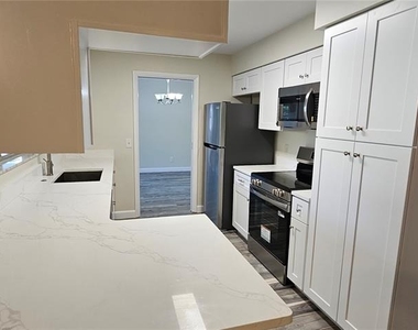 1329 Fairfield Drive - Photo Thumbnail 30