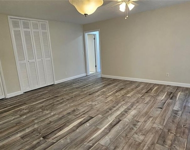 1329 Fairfield Drive - Photo Thumbnail 27