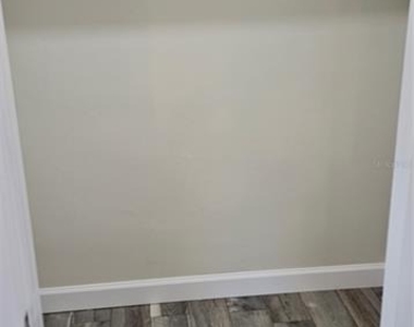 1329 Fairfield Drive - Photo Thumbnail 7