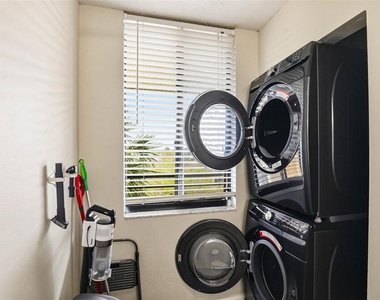 2424 W Tampa Bay Boulevard - Photo Thumbnail 5