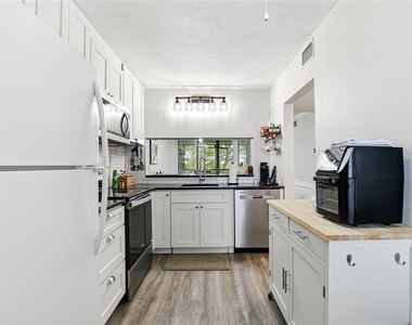 2424 W Tampa Bay Boulevard - Photo Thumbnail 6